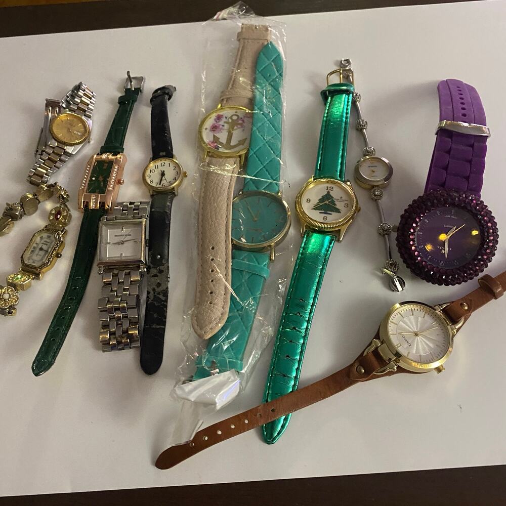 Assorted Watches Used Not Working For Parts Or Pieces lot 100